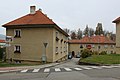 Čeština: Prachatice, blok obytných domů z let 1953 až 1955, pokračování za ulicí SNP
