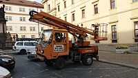 Čeština: Automobil IFA Multicar M 25 parkující na pražském Malostranském náměstí.