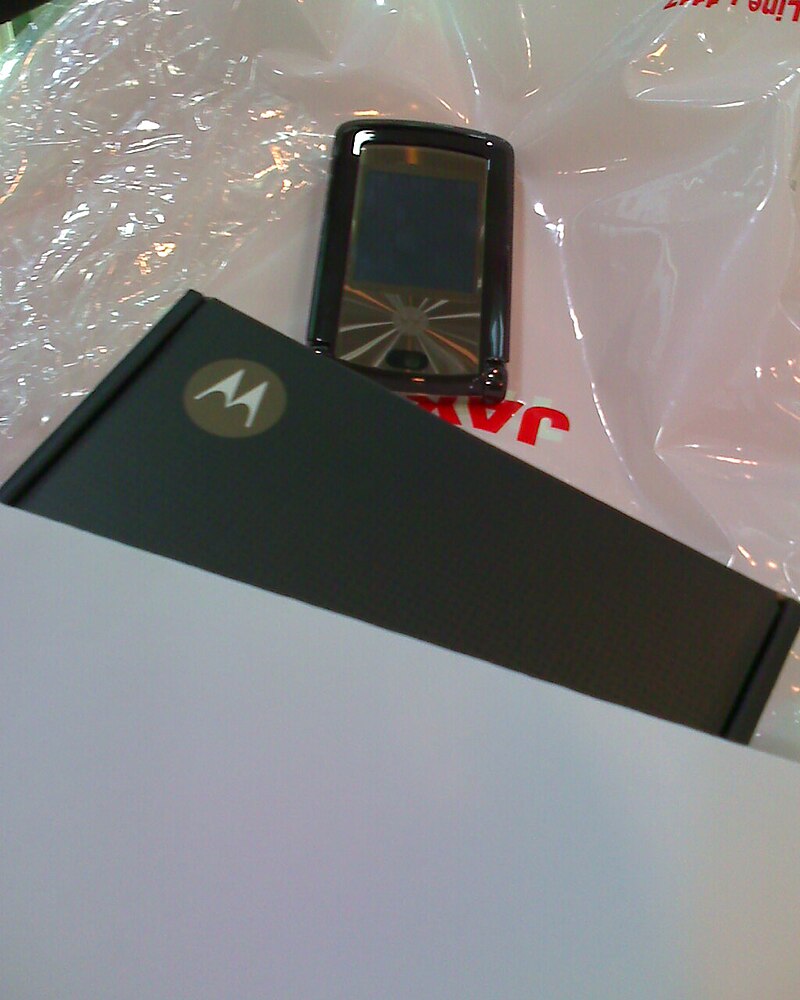 Motorola RAZR2 V8 — Википедия