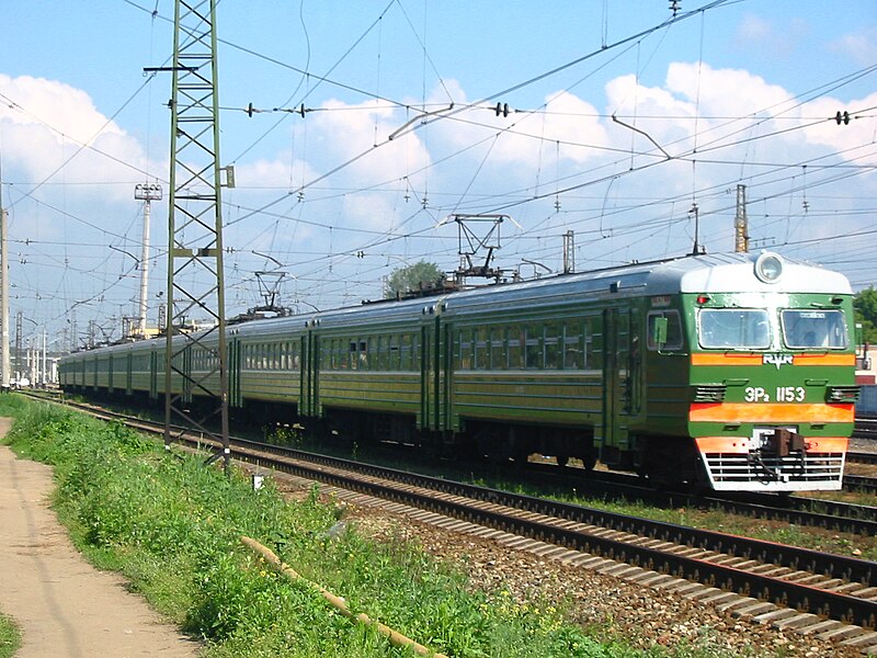 File:RZD ER2-1153 2004-06 Ippodrom 1088329527.jpg