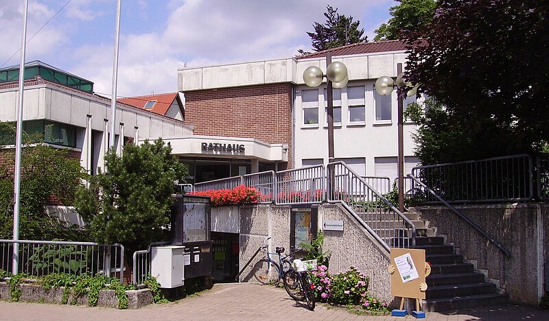 File:Rathaus Dossenheim 01.JPG