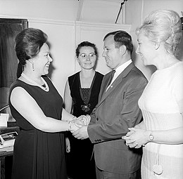 Renata Scotto jantzigelan, Valentina and Yuri Gagarini ongi etorria ematen, Moscu 1964