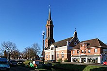 Ev.-luth. Hoffnungskirche und Fehnkanal in Westrhauderfehn