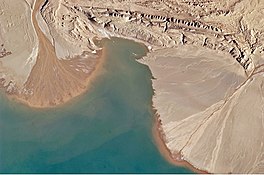 River Delta, Danau Ayakum, Tibet.JPG