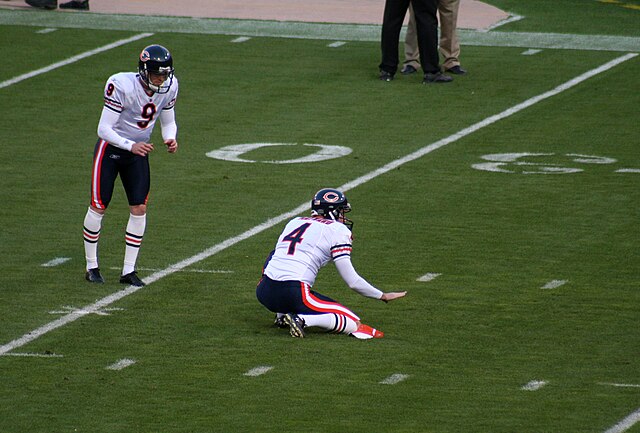Gould preparing to kick in 2009 against the San Francisco 49ers
