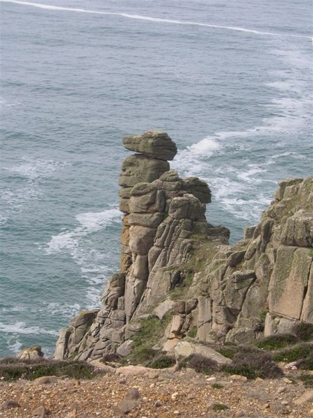 File:Rock formation - geograph.org.uk - 649978.jpg