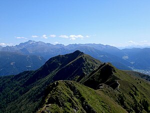 Rosskopf de l'ouest, avec les montagnes Fundres en arrière-plan