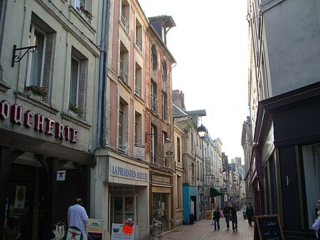 Tập_tin:Rue_Châtelaine_Laon.JPG