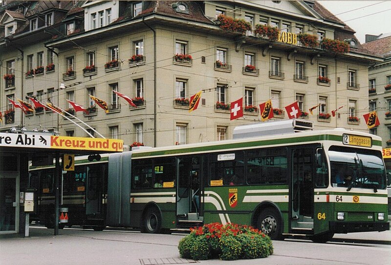 File:SVB-Gelenktrolleybus 64 1992.jpg