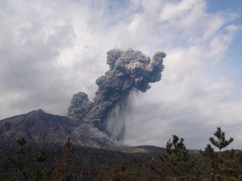 File:Sakurajima eruptions 8 Dec. 2014, JST 13-45-06.JPG