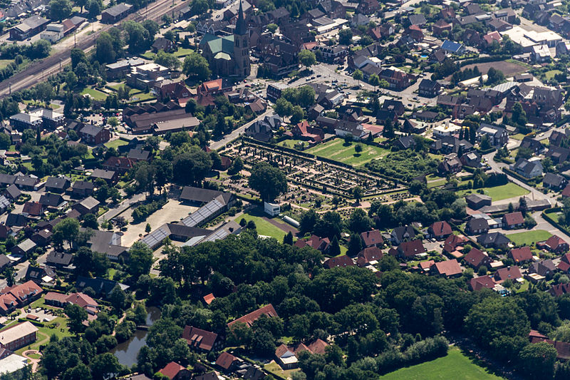 File:Salzbergen, Friedhof -- 2014 -- 9572.jpg