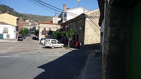 Santa Cruz de Pinares plaza.JPG