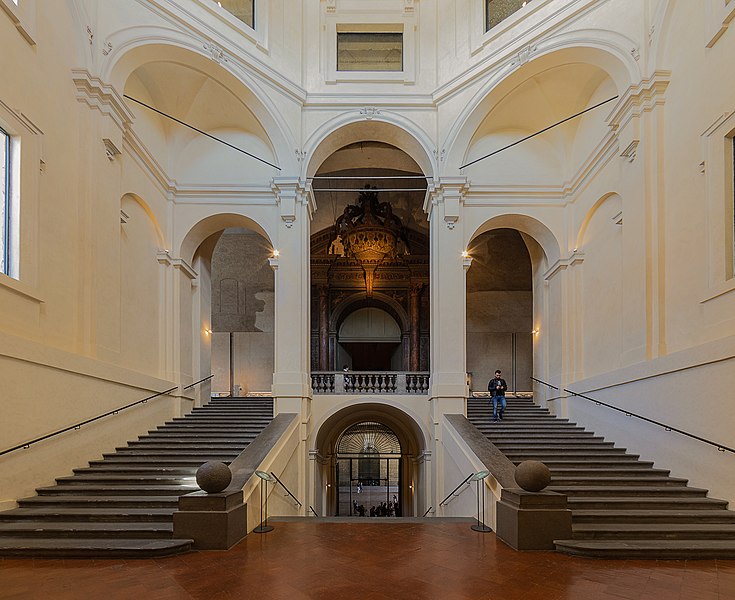 File:Scalone Entrata Palazzo Pilotta.jpg