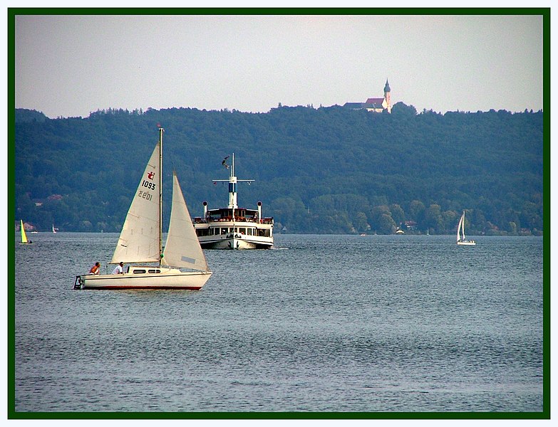 File:Schiffsverkehr - panoramio (2).jpg