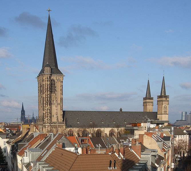 File:Severeinskirche aus Severinstorburg 2009.jpg