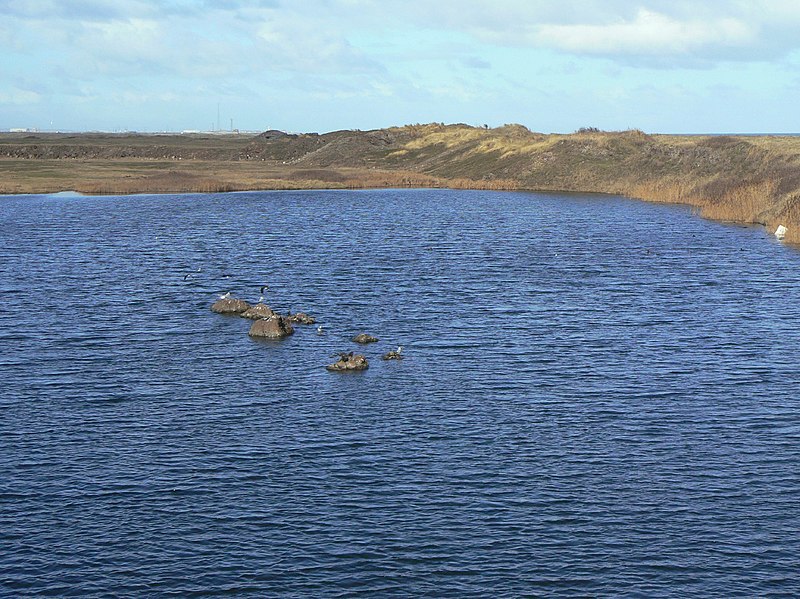 File:Slag lagoons - geograph.org.uk - 1730484.jpg