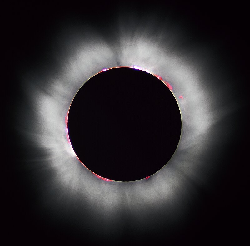 https://upload.wikimedia.org/wikipedia/commons/thumb/c/c7/Solar_eclipse_1999_4.jpg/800px-Solar_eclipse_1999_4.jpg