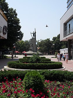 Споменик на централниот плоштад