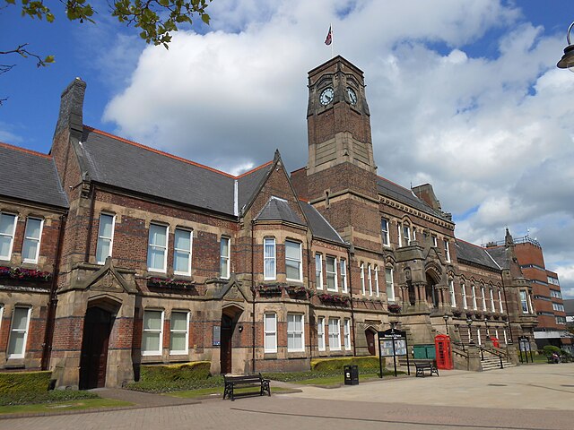 Image: St Helens Town Hall (2)