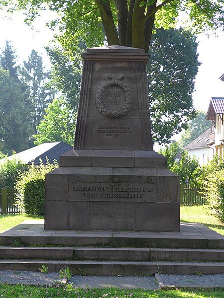 File:Stadtoldendorf Denkmal Weltkriege.jpg