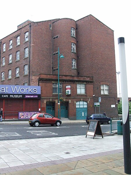 File:Stockport, Wellington Mill 3462.JPG