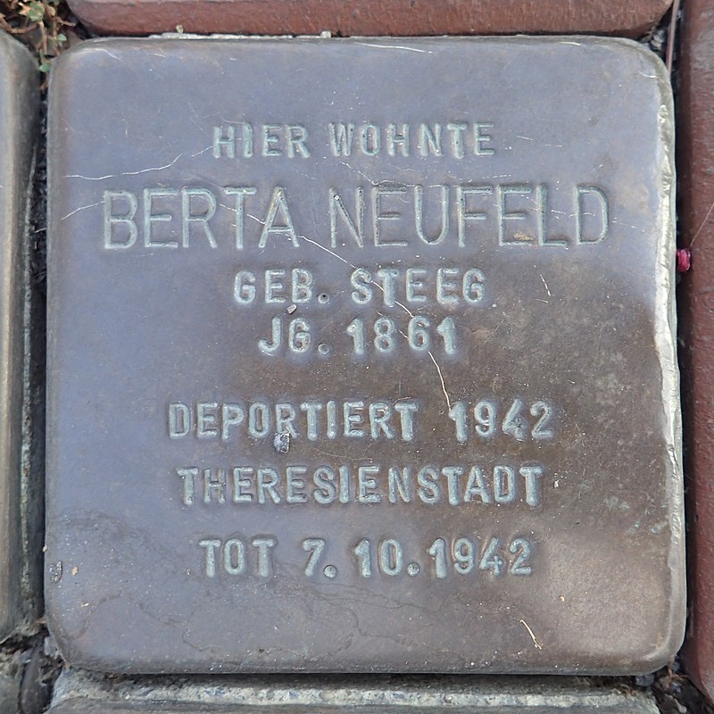 Stolperstein Fröndenberg Himmelmannplatz Berta Neufeld.jpg