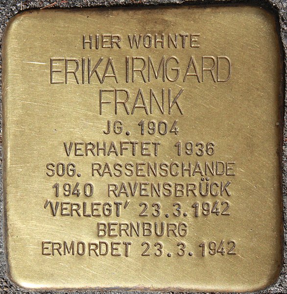 File:Stolperstein Lampertheim Wilhelmstraße 67 Erika Frank.jpg