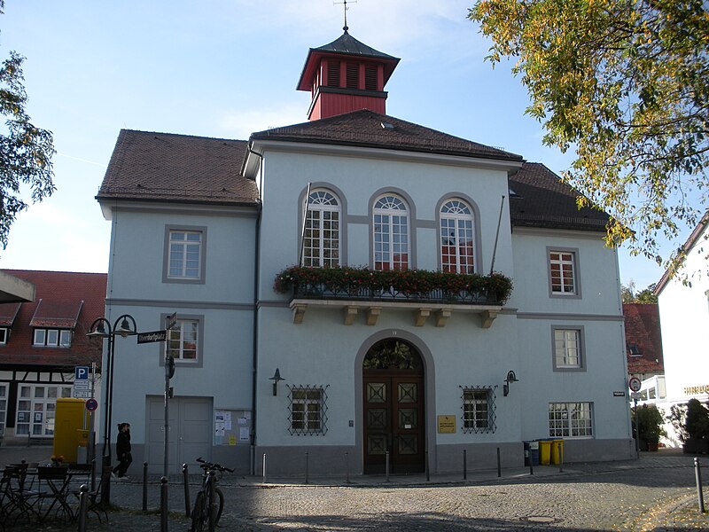 File:Stuttgart-Möhringen Bezirksrathaus 1.JPG