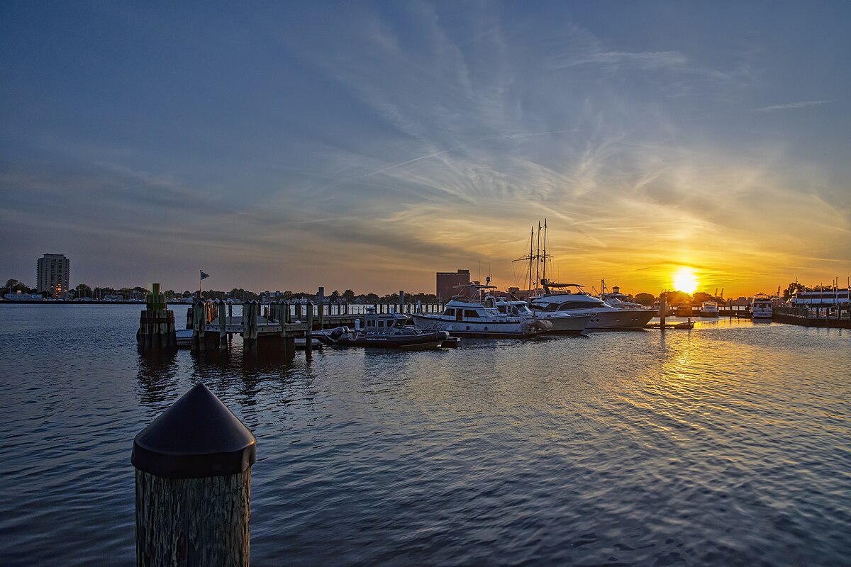 File:Sunset view of Norfolk's docks in Norfolk, VA.jpg - Wikimedia Com...
