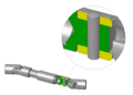 English: example of use for a taper pin (ISO 2339:1986). Deutsch: Die Darstellung zeigt ein Anwendungsbeispiel für die Verwendung eines Kegelstiftes (ISO 2339:1986). Zu sehen ist eine Kardanwelle mit zwei Wellengelenken. Die rechte Verbindungsstelle (Welle-Nabe-Verbindung) hat einen Ausbruch und ist vergrößert dargestellt.