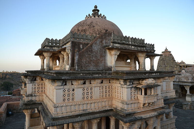 File:Temple in Kumbalgarh fortress.JPG