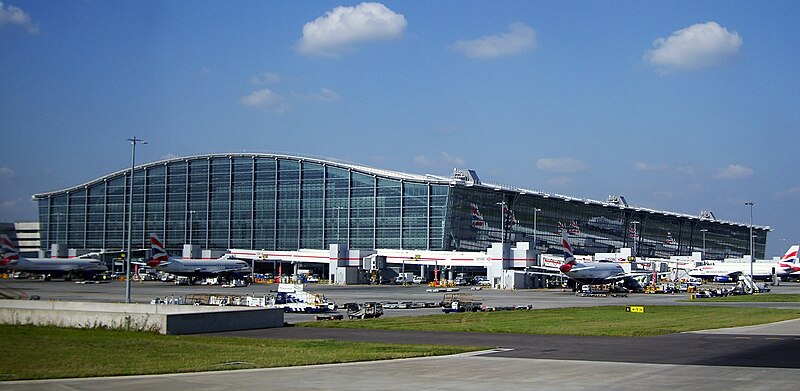 File:Terminal 5 at London Heathrow Airport, 2008.jpg