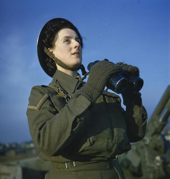 File:The Auxiliary Territorial Service at An Anti-aircraft Gun Site in Britain, December 1942 TR456.jpg