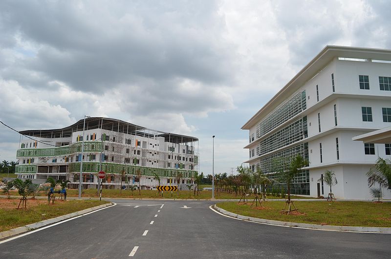 File:The Sultanah Zanariah Library (4) - panoramio.jpg