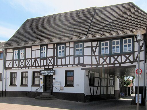 Torbogen Arlheiliger Pforte; Gasthaus Laumann, Messel