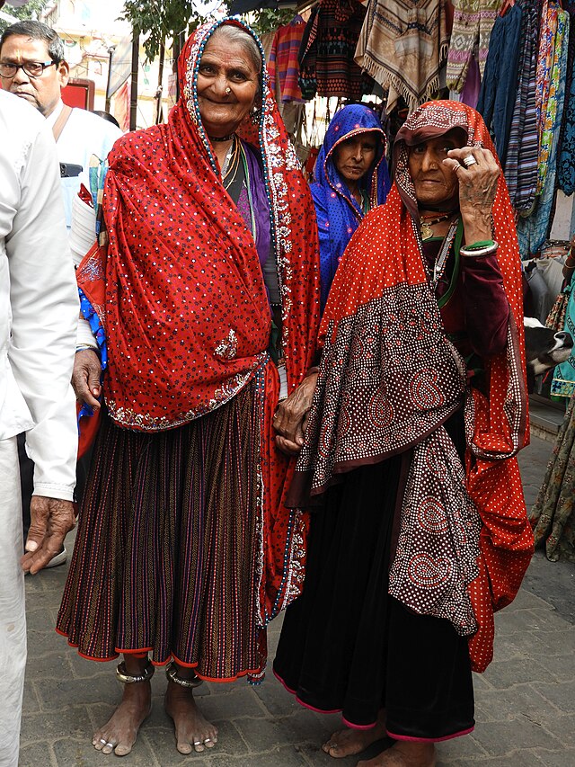 Gujarati dress hi-res stock photography and images - Page 2 - Alamy