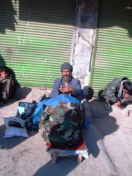 File:Traditional hair maker - panoramio.jpg