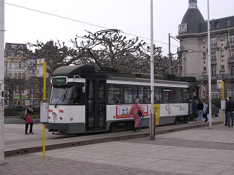 File:Tram naar moscou.jpg