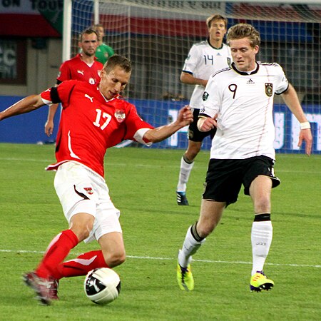 Tập_tin:UEFA_Euro_2012_qualifying_-_Austria_vs_Germany_2011-06-03_(23).jpg