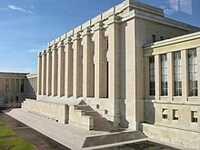 Ansicht des Völkerbundpalastes in Genf von schräg vorn