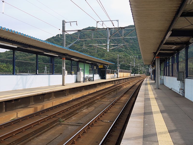 File:Uematsu Station -07.jpg