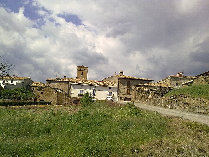 File:Undués-Pintano 5 le village.jpg