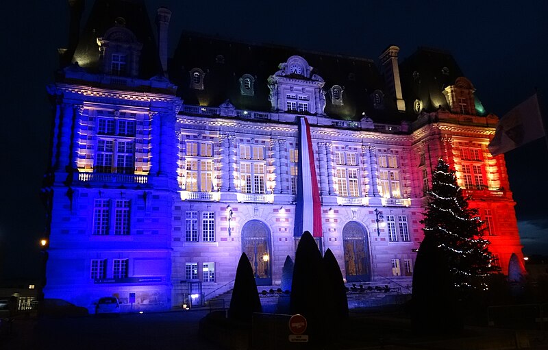 File:Versailles Hôtel de ville.jpg