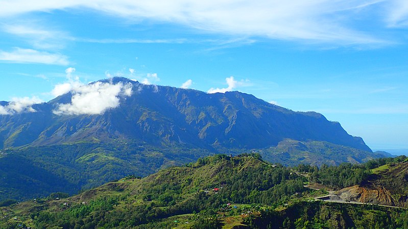 Datei:View of the Mount Cabalaki from Lientuto, Ainaro.jpg