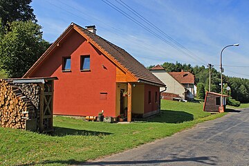 Súbor:Vlčkov,_bus_stop.jpg