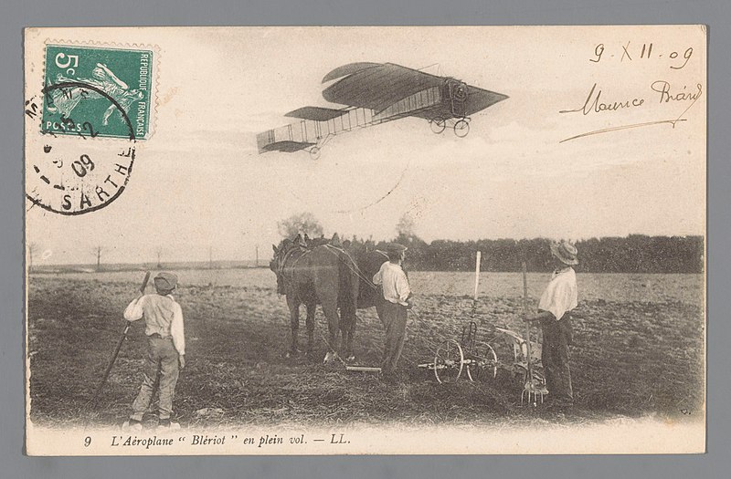 File:Vliegtuig van Louis Blériot in vlucht L'Aéroplane Blériot en plein vol (titel op object), RP-F-F21271.jpg