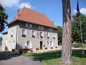 Vougy (Loire, Fr) mairie.JPG
