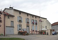 Rathaus- und Schulgebäude