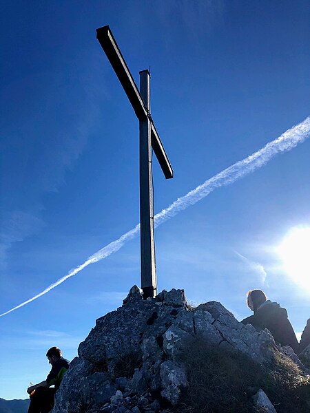 File:Waxenstein (Lenggries), summit cross.jpg