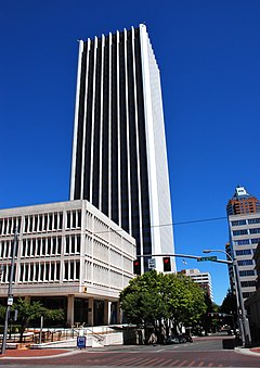 Wells Fargo Center from 6th & Columbia - Portland, Oregon (2014).jpg